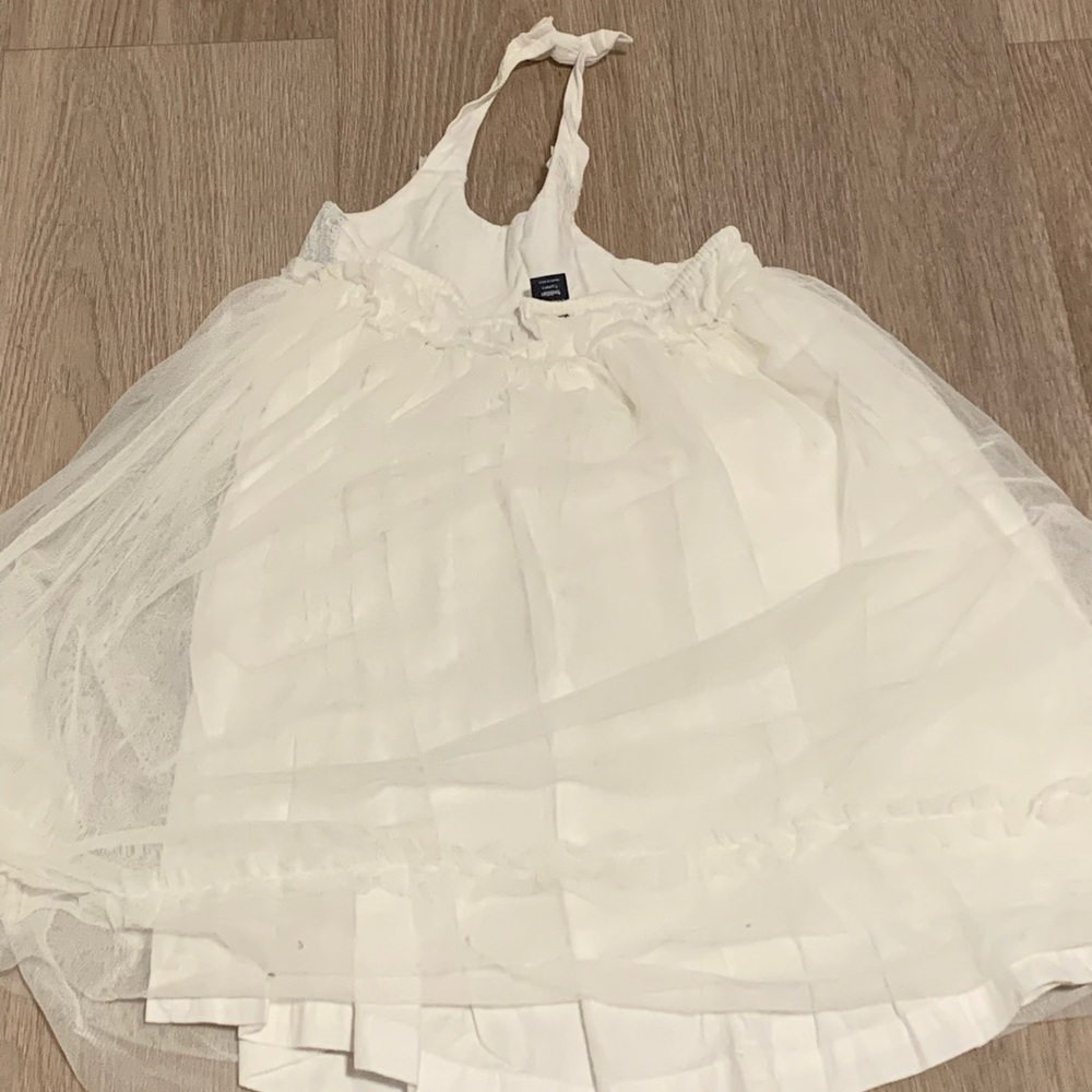 White Gap Size 5 Toddler alter back dress